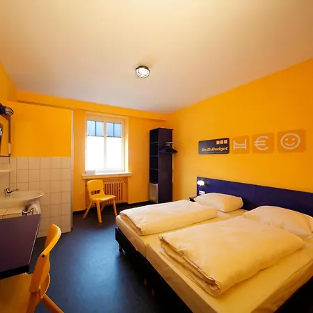 Bed'Nbudget Expo-Hostel Rooms-3